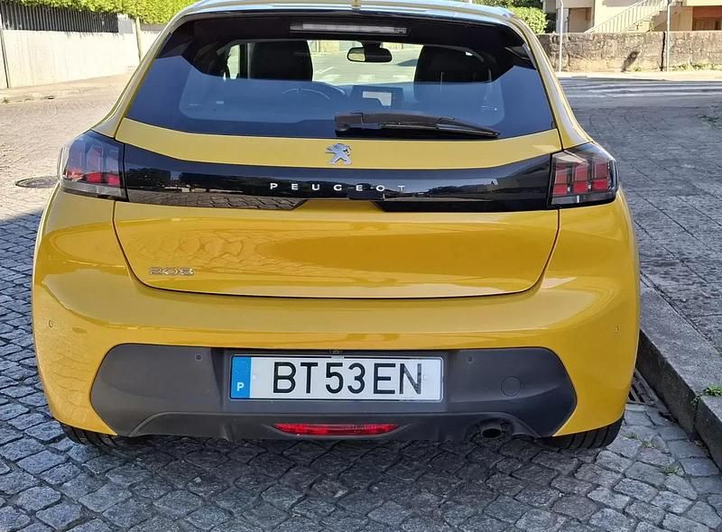 Usado Peugeot 208 Active 102 HP (75 kW) 2019 Amarelo Citadino