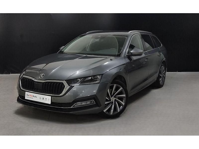 Cinzento Usado 2024 Skoda Octavia Carrinha | € 31.490 (Preço justo) - Imagem 1/4