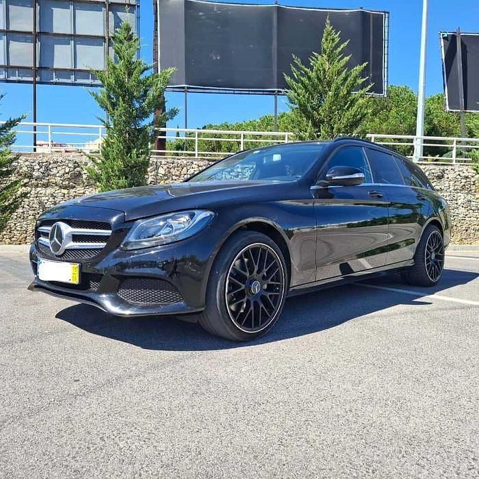 Usado 2015 Mercedes C300e Sedan | € 20.500 - Imagem 1/4