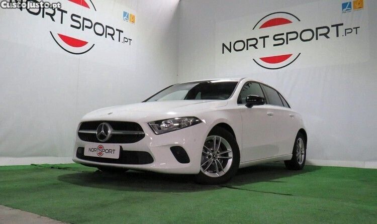 Branco Usado 2020 Mercedes A180 Style Citadino | € 29.000 (Caro) - Imagem 1/1