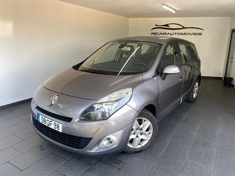 Cinza Usado 2011 Renault Scénic III Luxe Monovolume | € 8.950 (Preço justo) - Imagem 1/4