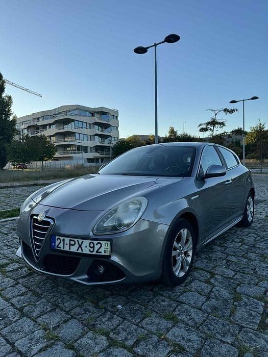 Usado Alfa Romeo Giulietta 105 HP (77 kW) 2011 Sedan
