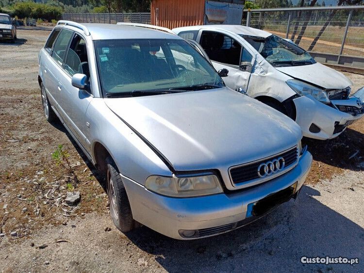 Cinza Usado 2001 Audi A4 | € 1.000 - Imagem 1/1