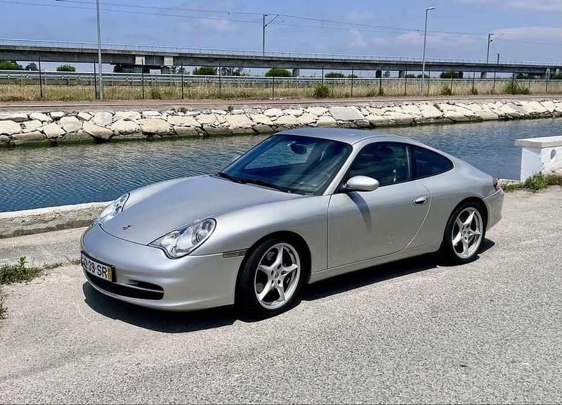 Usado Porsche 911 Carrera 320 HP (235 kW) 2001 Cinzento Coupé