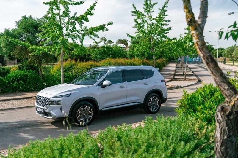 Cinza Usado 2021 Hyundai Santa Fe SUV | € 54.900 - Imagem 1/4