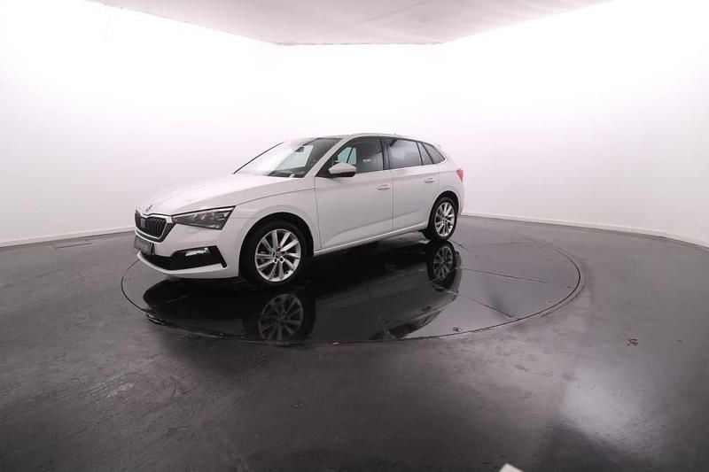 Branco Usado 2022 Skoda Scala Citadino | € 19.900 (Preço elevado) - Imagem 1/4