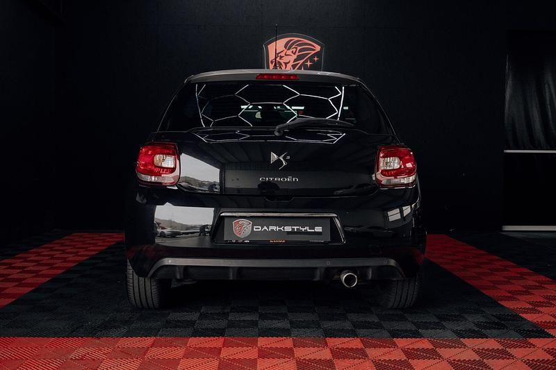 Usado Citroën DS3 Chic 92 HP (67 kW) 2015 Preto Citadino