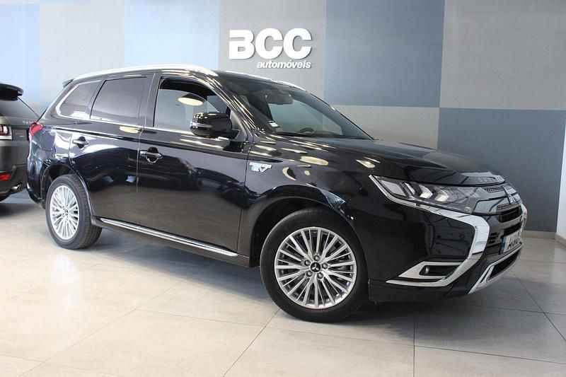 Preto Usado 2021 Mitsubishi Outlander Instyle SUV | € 28.990 (Caro) - Imagem 1/4