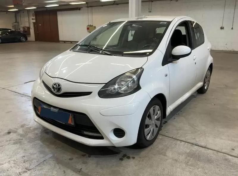 Branco Usado 2012 Toyota Aygo Citadino | € 8.490 - Imagem 1/2