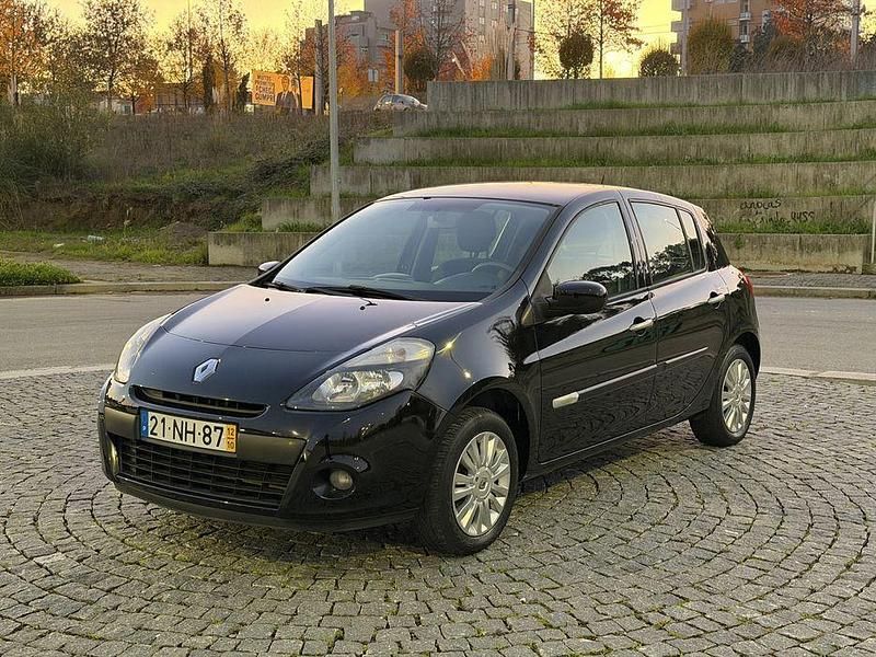 Usado 2012 Renault Clio IV Sedan | € 5.750 - Imagem 1/4