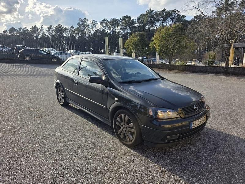Usado Opel Astra Sport 100 HP (73 kW) 2001
