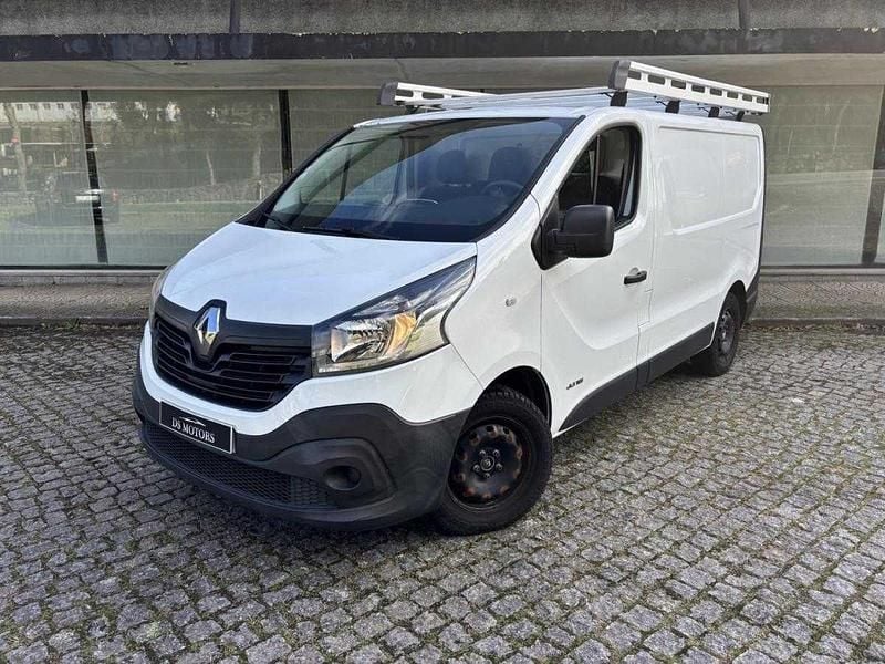 Usado Renault Trafic 115 HP (84 kW) 2015 Branco Monovolume