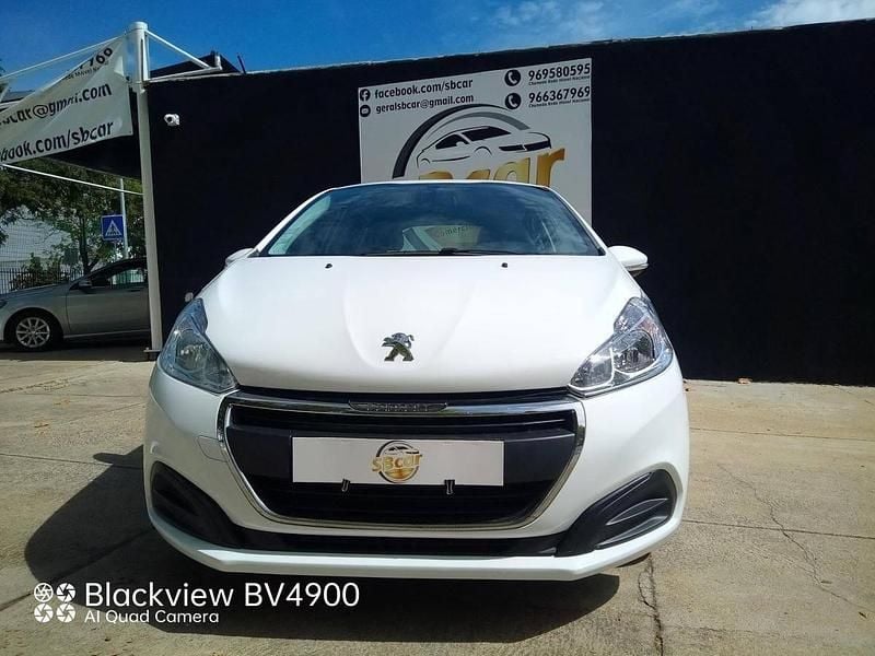 Branco Usado 2019 Peugeot 208 Active Citadino | € 12.500 (Preço justo) - Imagem 1/4