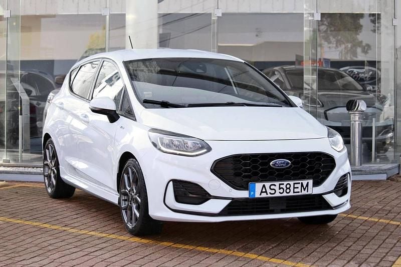 Branco Usado 2022 Ford Fiesta ST-Line Citadino | € 18.750 (Preço justo) - Imagem 1/4