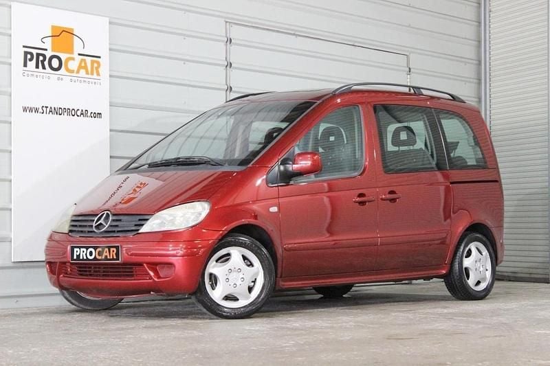 Vermelho Usado 2002 Mercedes Vaneo Monovolume | € 4.900 - Imagem 1/4