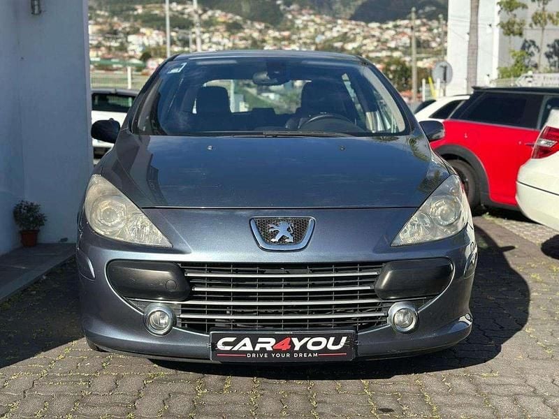 Usado Peugeot 307 Premium 109 HP (80 kW) 2006 Cinzento