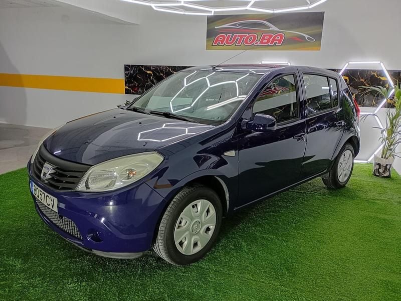 Usado Dacia Sandero 74 HP (54 kW) 2011 Azul
