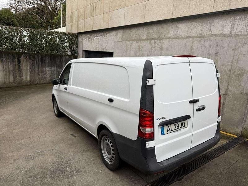 Usado Mercedes e-Vito 84 kW (115 HP) 2021 Branco Monovolume