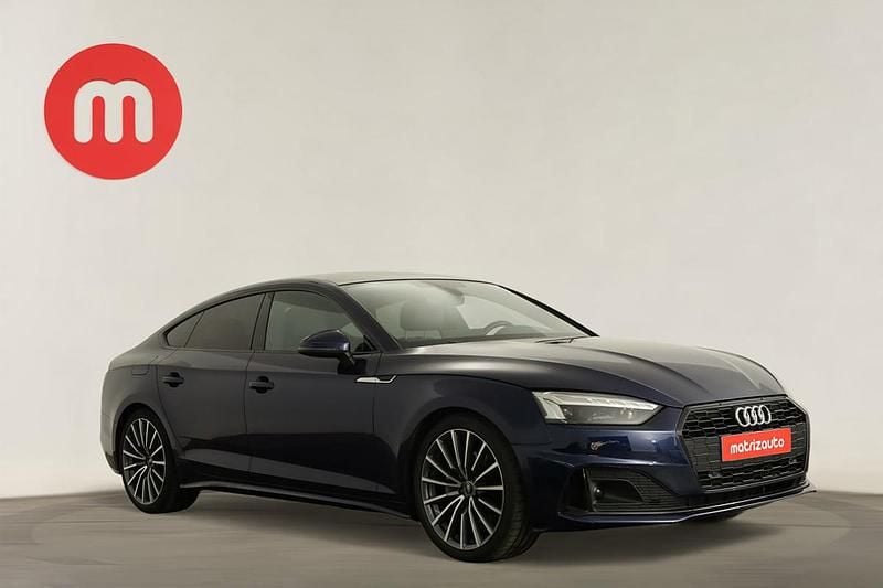 Azul Usado 2023 Audi A5 Sportback Advanced Citadino | € 46.999 (Preço justo) - Imagem 1/4