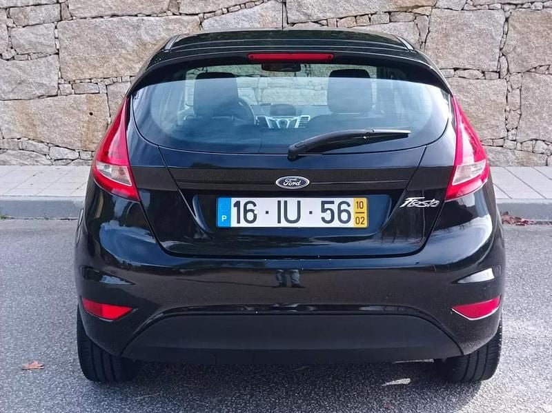 Usado Ford Fiesta 82 HP (60 kW) 2010 Preto Citadino