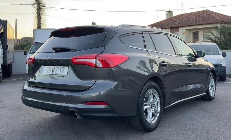 Usado Ford Focus Titanium 120 HP (88 kW) 2019 Cinza Carrinha