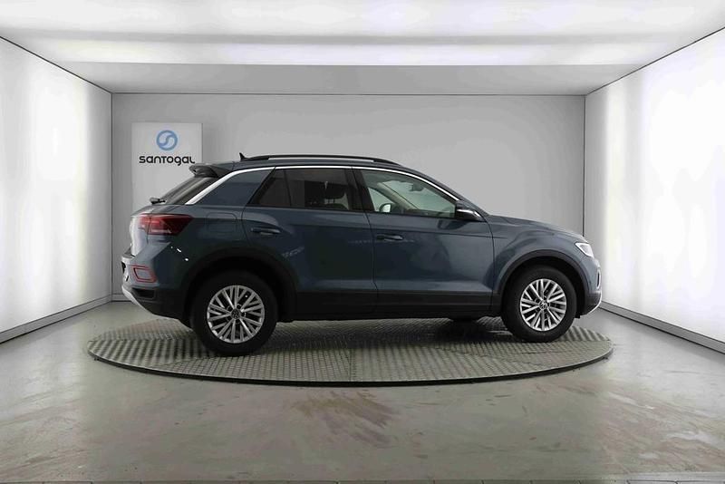Usado VW T-Roc Life 116 HP (85 kW) 2024 Azul SUV