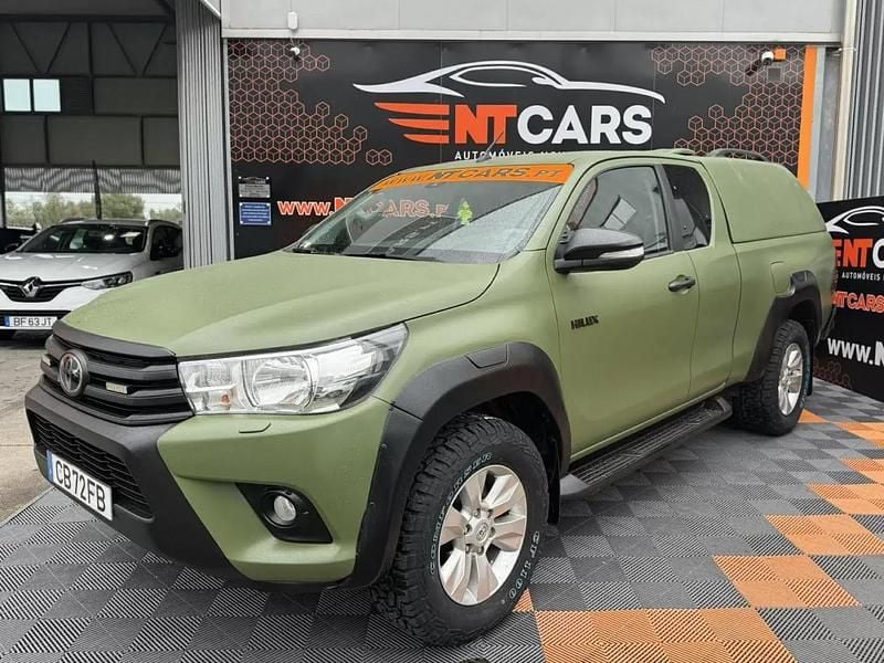 Usado Toyota HiLux Comfort 150 HP (110 kW) 2018 Verde Pickup