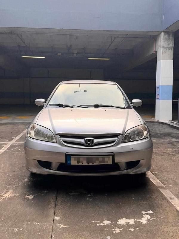 Usado Honda Civic 110 HP (80 kW) 2003 Cinzento Sedan