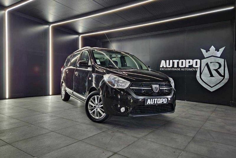 Preto Usado 2019 Dacia Lodgy Stepway Monovolume | € 15.900 (Preço elevado) - Imagem 1/4