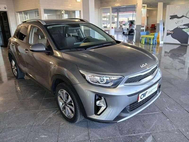 Cinza Usado 2024 Kia Stonic SUV | € 16.490 (Preço justo) - Imagem 1/4