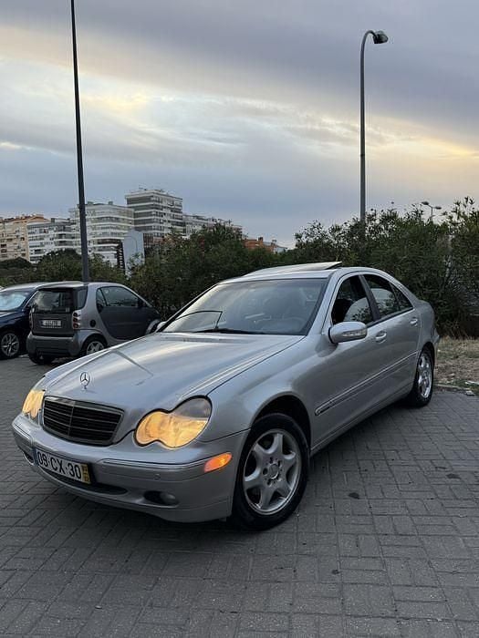 Usado 2003 Mercedes C240 Sedan | € 5.600 - Imagem 1/4