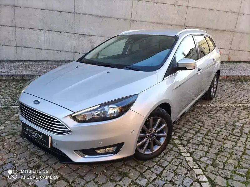 Cinzento Usado 2018 Ford Focus Titanium Carrinha | € 13.400 (Preço justo) - Imagem 1/4