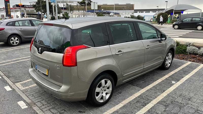 Usado Peugeot 5008 2013 Sedan