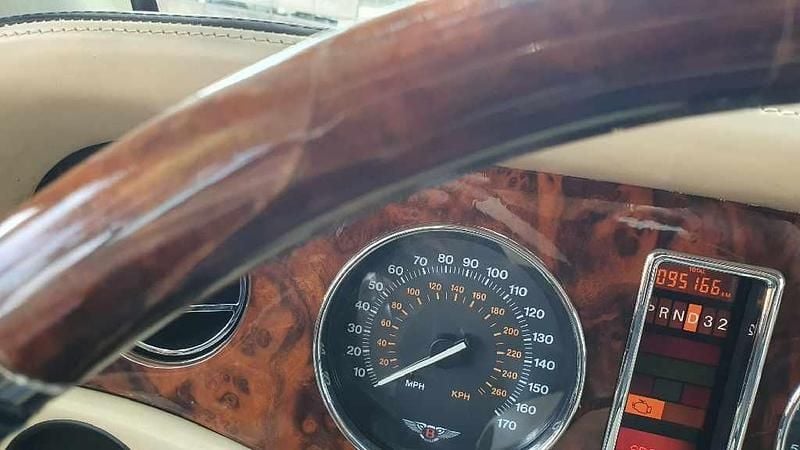 Usado Bentley Azure 407 HP (299 kW) 2001 Preto Cabrios