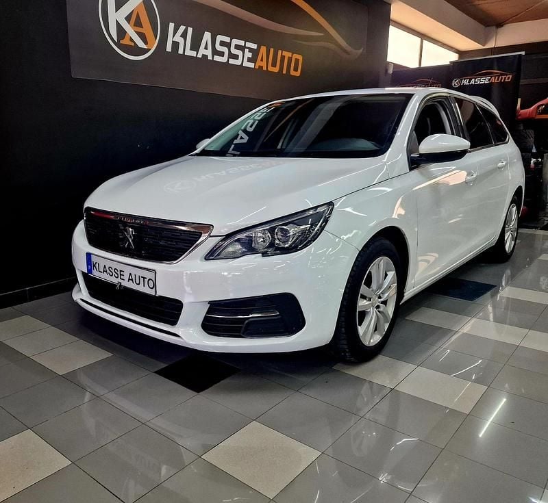 Usado Peugeot 308 Allure 130 HP (95 kW) 2019 Branco Carrinha