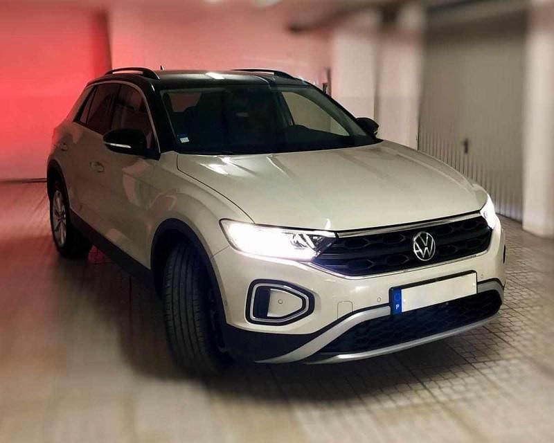 Cinzento Usado 2023 VW T-Roc SUV | € 24.900 (Preço elevado) - Imagem 1/3