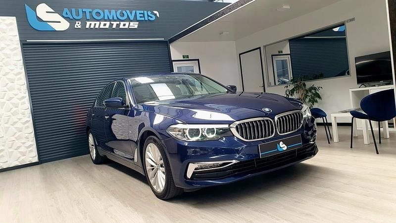 Azul Usado 2018 BMW 520 Luxury Line Sedan | € 25.900 (Bom preço) - Imagem 1/4