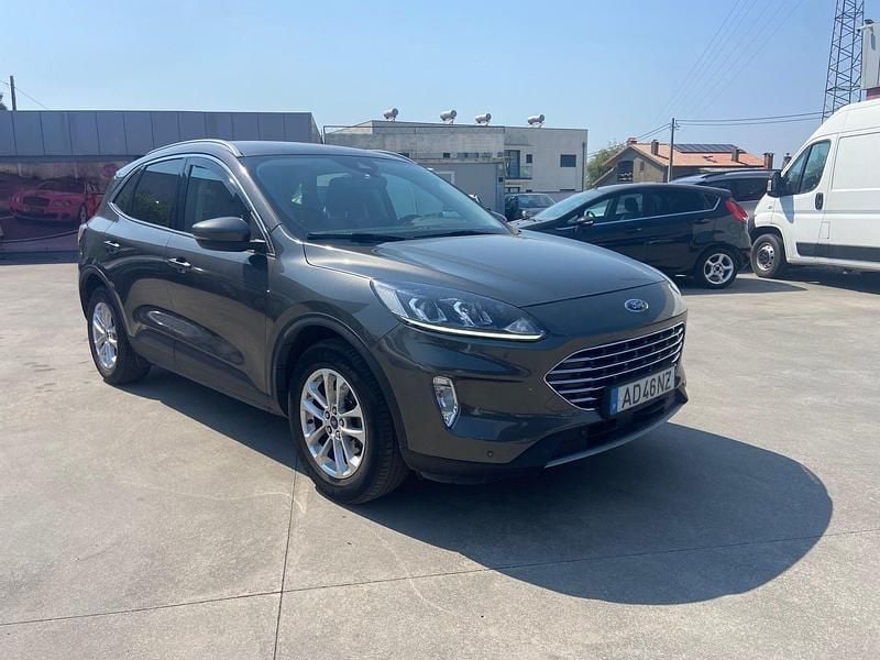 Cinza Usado 2020 Ford Kuga Titanium SUV | € 18.900 (Caro) - Imagem 1/4