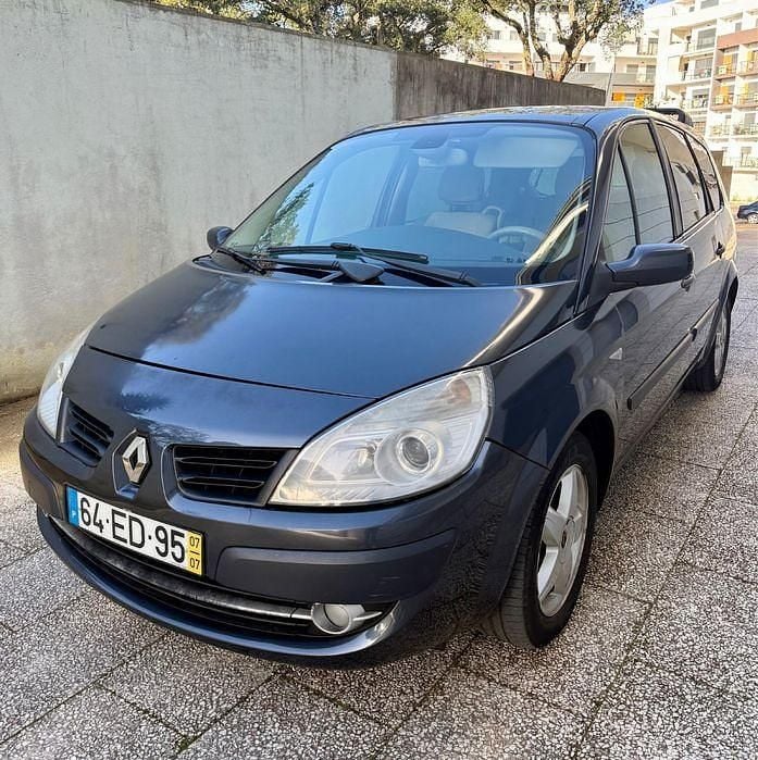 Usado 2007 Renault Scénic II Monovolume | € 3.900 (Preço justo) - Imagem 1/4