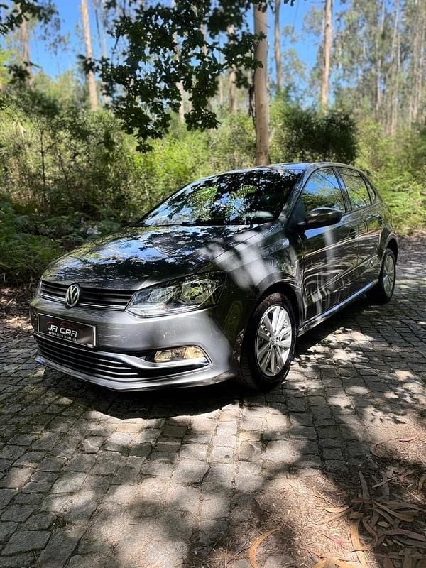 Cinzento Usado 2017 VW Polo Citadino | € 14.500 (Preço justo) - Imagem 1/4