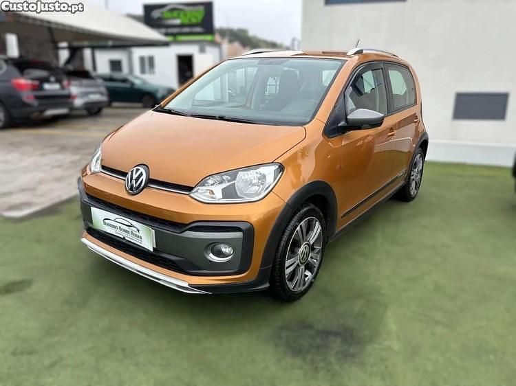 Usado VW up! 75 HP (55 kW) 2018 Castanho Citadino