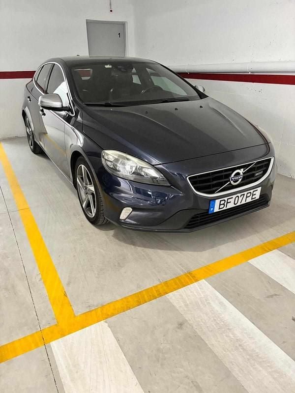 Azul Usado 2013 Volvo V40 Carrinha | € 10.450 (Preço justo) - Imagem 1/4