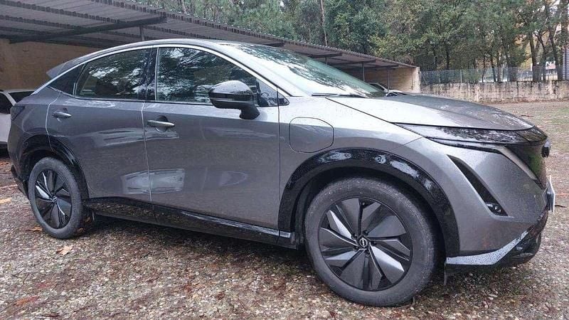 Cinzento Usado 2024 Nissan Ariya SUV | € 31.800 (Bom preço) - Imagem 1/4
