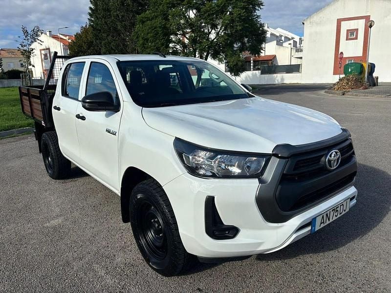 Usado Toyota HiLux 150 HP (110 kW) 2022 Branco Pickup