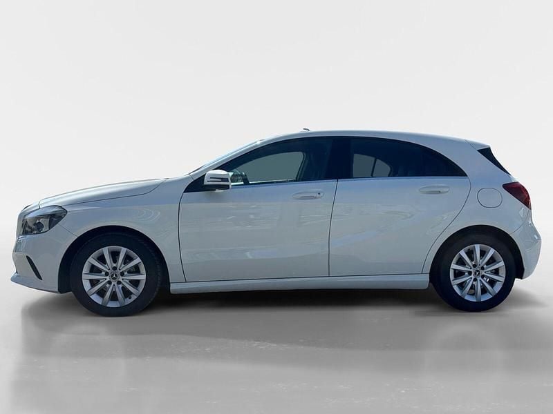 Usado Mercedes A160 Urban 90 HP (66 kW) 2018 Branco Sedan