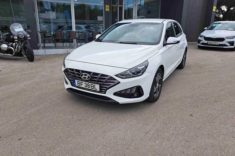 Branco Usado 2023 Hyundai i30 Style Citadino | € 20.550 (Bom preço) - Imagem 1/4