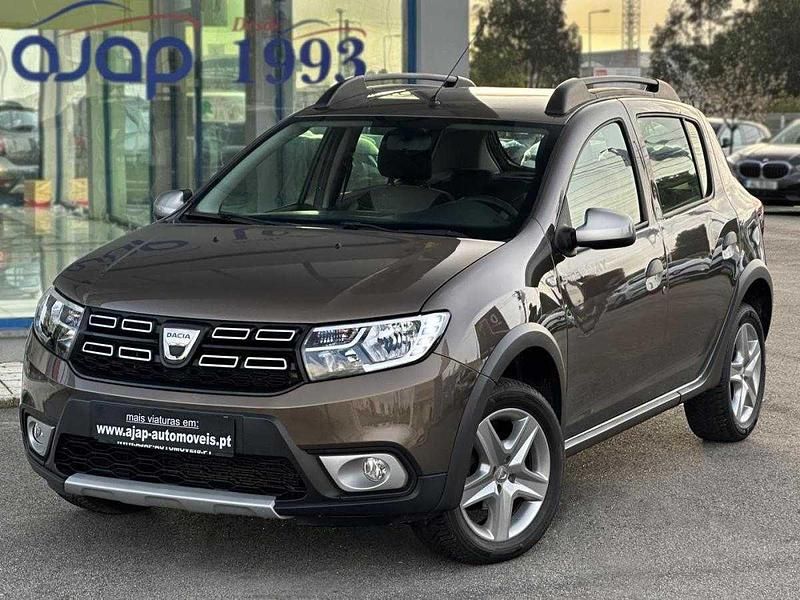 Outra Usado 2017 Dacia Sandero Stepway SUV | € 11.470 (Preço justo) - Imagem 1/4