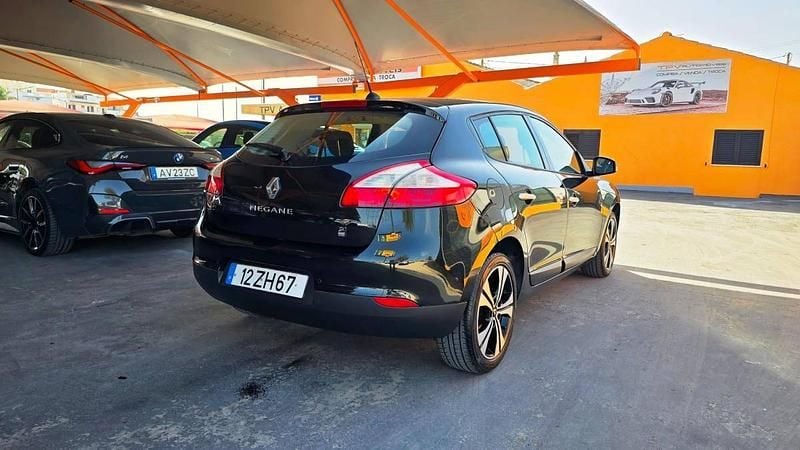 Usado Renault Mégane III 110 HP (80 kW) 2011 Preto