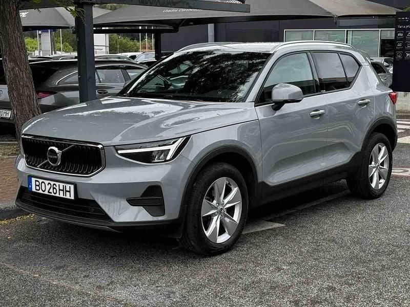 Cinzento Usado 2024 Volvo XC40 SUV | € 35.490 (Preço justo) - Imagem 1/4