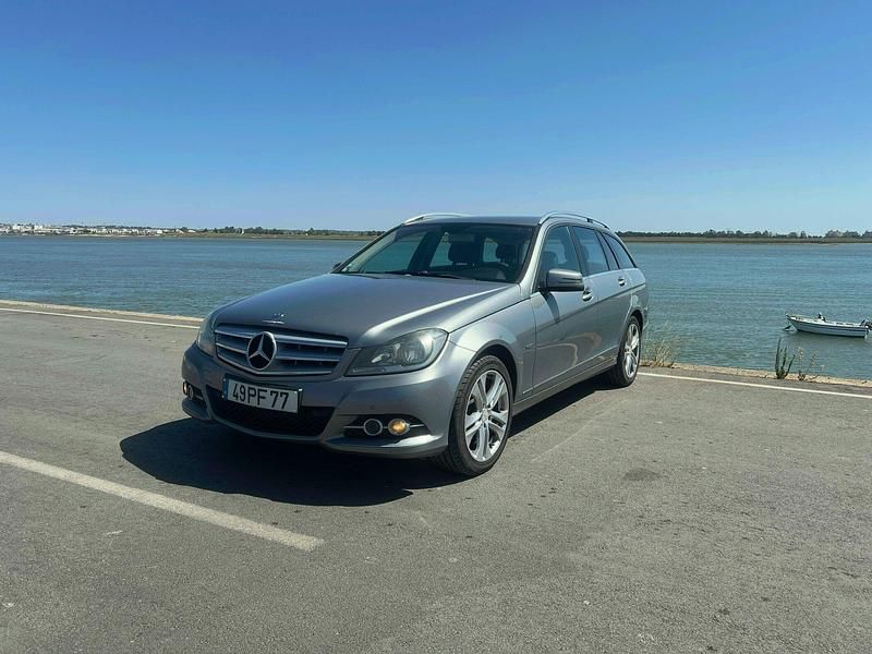 Cinza Usado 2011 Mercedes C200 Avantgarde Carrinha | € 10.900 - Imagem 1/4